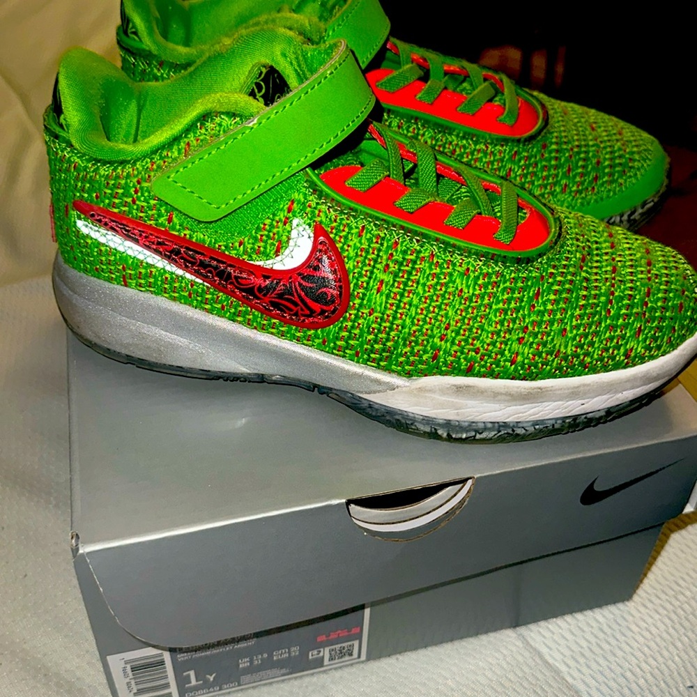 Lebron c (PS) 8/10